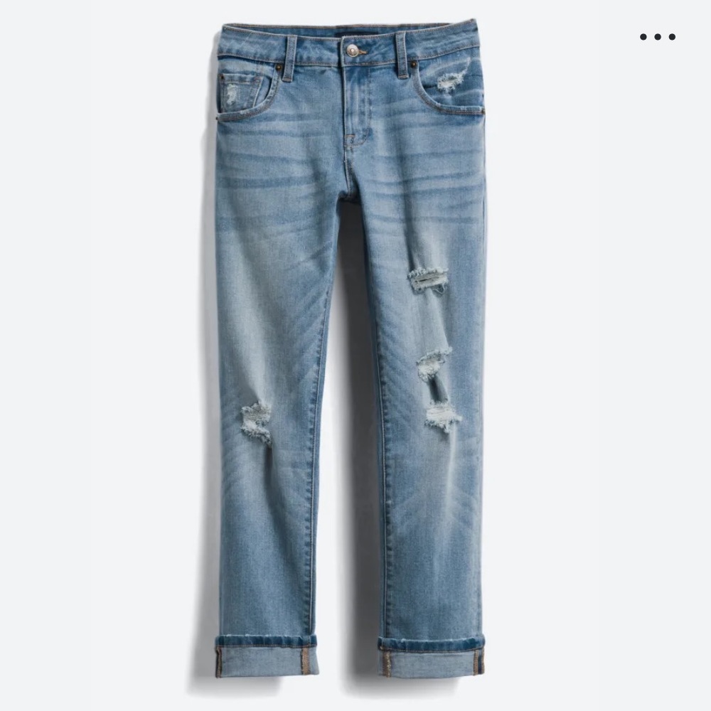 Just USA
Janelle Destroyed Cuffed Crop Straight Leg Jean